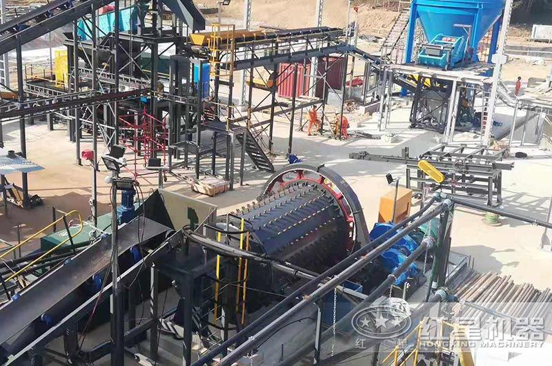 薩拉熱窩客戶球磨機(jī)工作現(xiàn)場(chǎng) 薩拉熱窩客戶球磨機(jī)工作現(xiàn)場(chǎng)